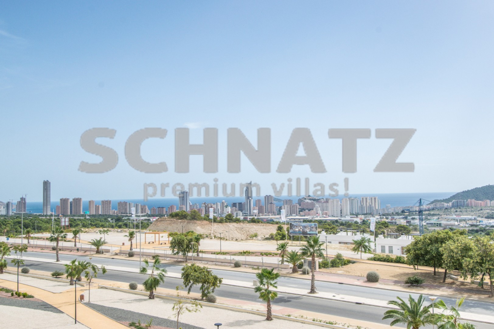 Amplio apartamento dúplex con vistas al mar en venta en Finestrat