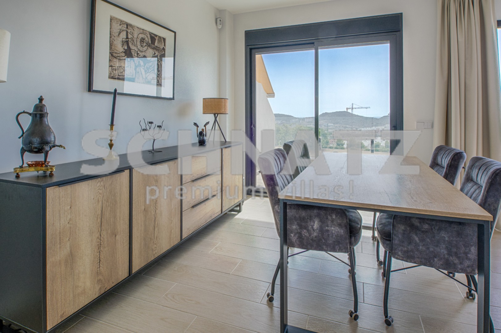 Amplio apartamento dúplex con vistas al mar en venta en Finestrat