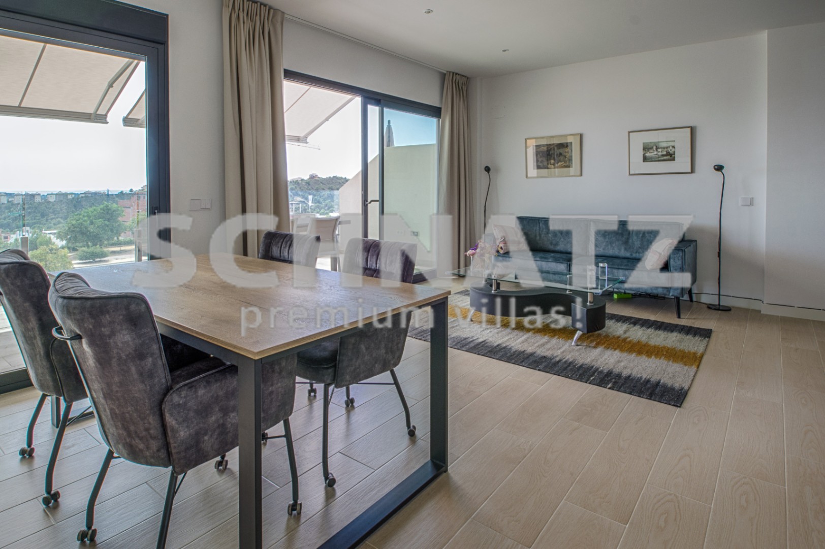 Amplio apartamento dúplex con vistas al mar en venta en Finestrat