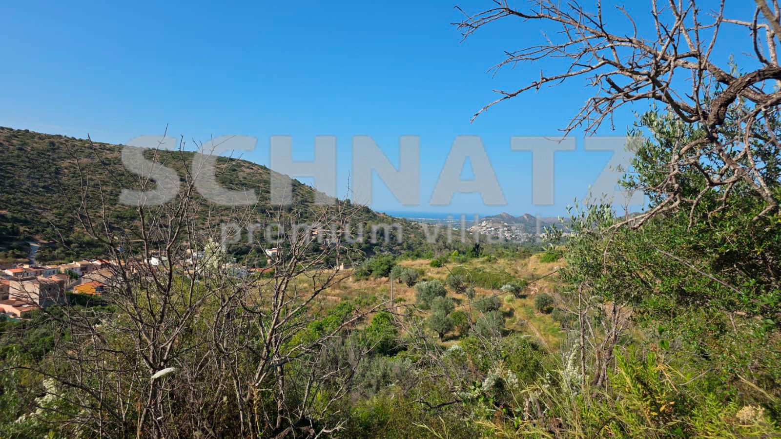 Parcela con vistas al mar en venta en Llosa de Camacho