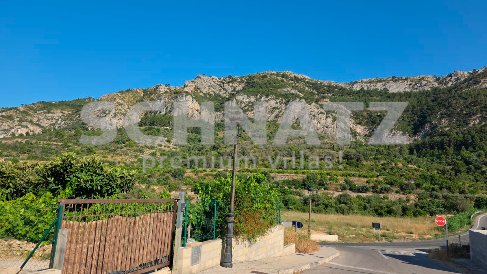 Parcela con vistas al mar en venta en Llosa de Camacho