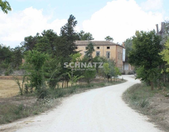 Mansión con capilla privada parcela de 50 hectáreas