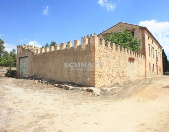 Mansión con capilla privada parcela de 50 hectáreas