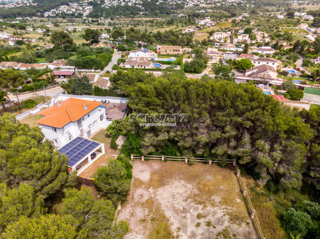 Bonita y soleada Parcela en Tarraula, Jávea