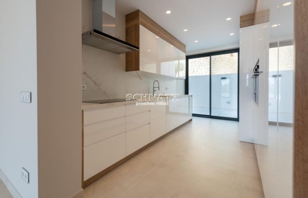 Moderna planta baja en Benidorm