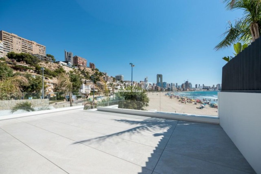 Moderna planta baja en Benidorm